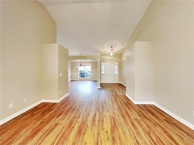 Photo - 2490 Insdale Trce NW