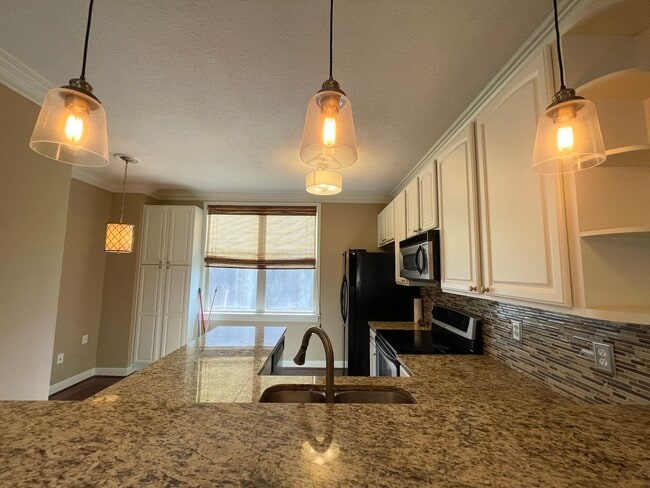 Photo - 4541 Madison Ave