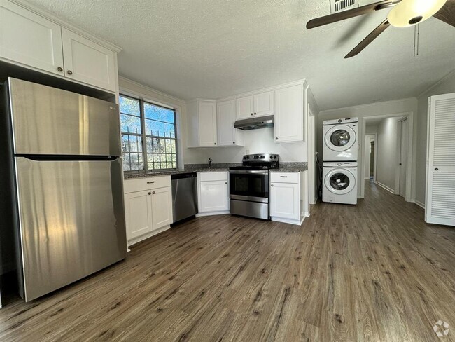 Building Photo - 2019 N Thompson St Unit B Rental
