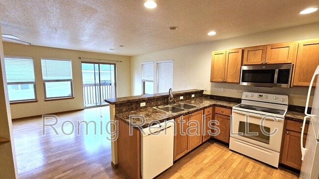 Photo - 8111 NE 36th Ct