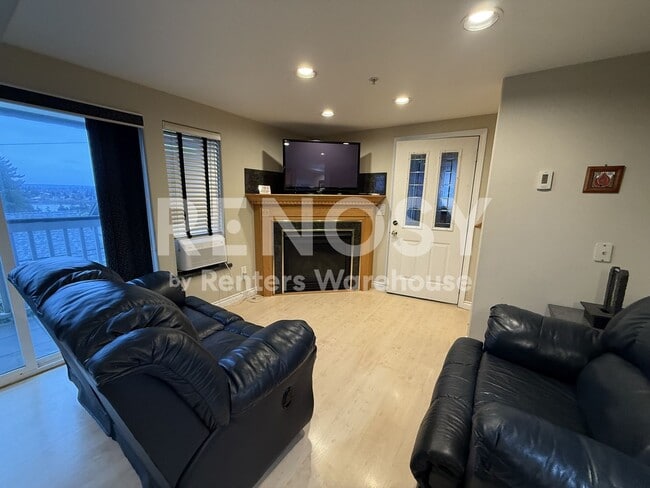 Photo - 6514 Phinney Ave N