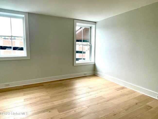 Photo - 423 Broadway Unidad 46