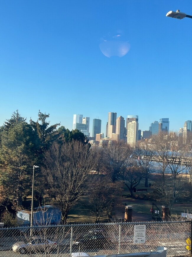 Building Photo - 1 Brigham St Unit 1 Brigham St Apt 1