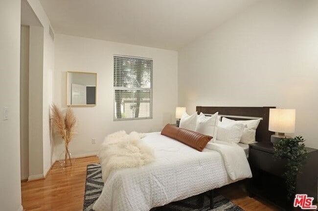 Photo - 211 Danbrook