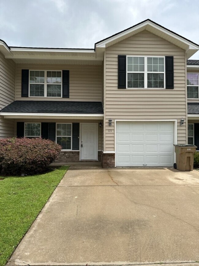 121 Aubrey Trail Richmond Hill, GA 31324 Rental House Rental in