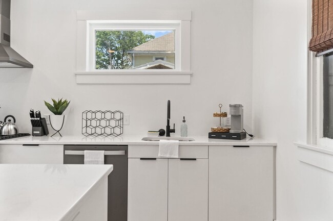 Photo - Renovated Historic Townhome — 2BR, 1,000 Sq Ft, West Central