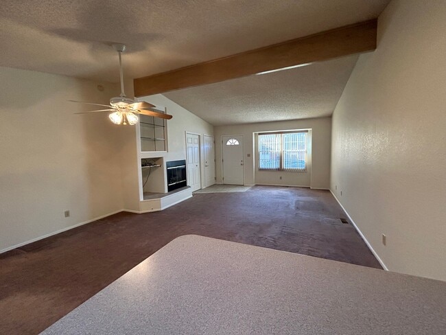 Photo - 1331 E Parkway Dr