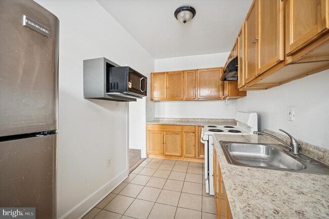 Photo - 401 W Fisher Ave