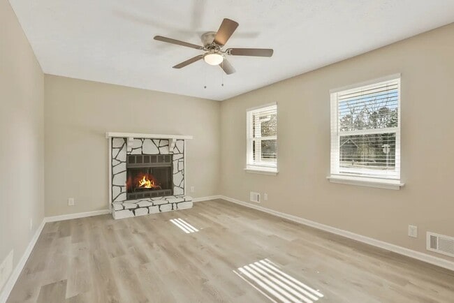 Photo - 5370 Zachary Dr