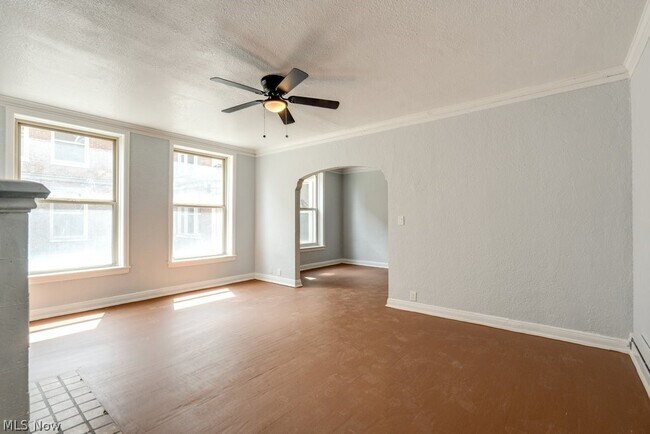 Photo - 2840 S Moreland Blvd
