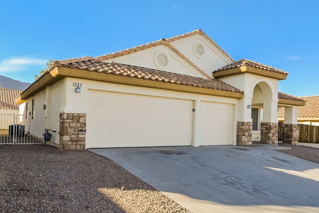 Photo - 682 Covina Dr