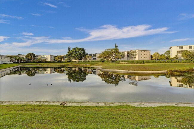 585 Sanderling Cir