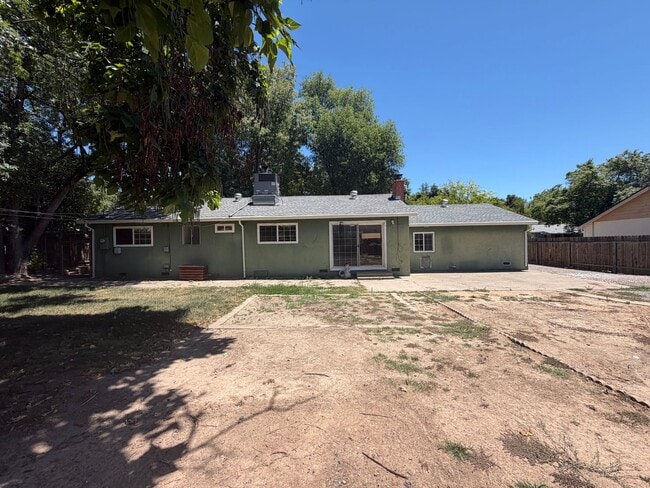 Photo - 4 bedroom house in Orangevale on a huge lot