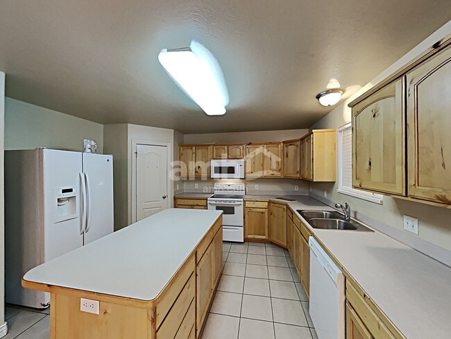 Photo - 856 E 2150 S