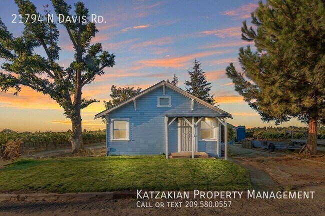 Country Living! 2-Bedroom 1-Bath Updated Home - Country Living! 2-Bedroom 1-Bath Updated Home