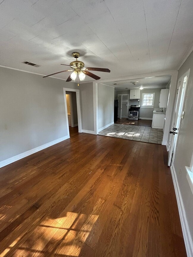 Photo - 1416 Martel St