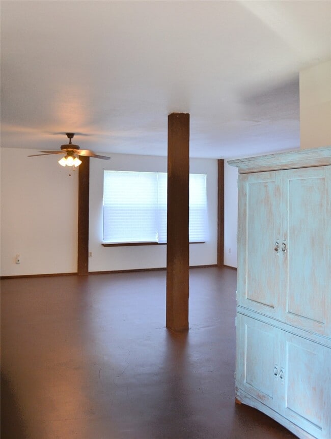 Photo - 1472 Lakeside Dr