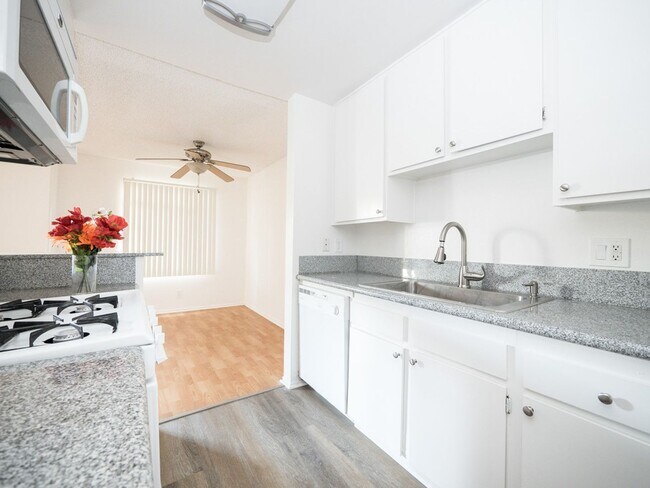 Photo - 5315 Harmony Ave