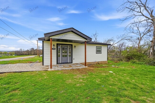 Photo - 5901 Farnsworth Ave