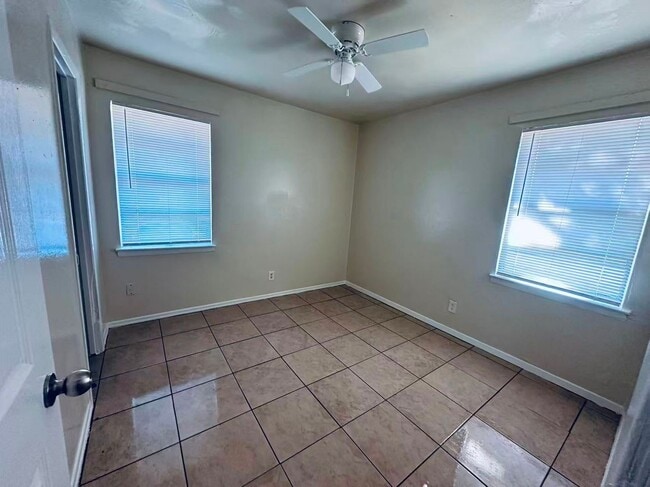 Photo - Beautiful 3 bedroom in Garland!