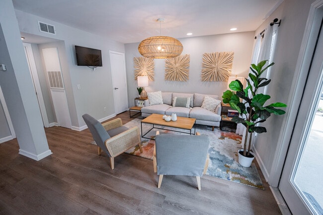 Photo - Hawthorne Commons