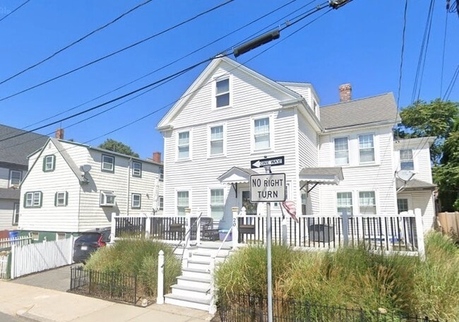 Building Photo - 20 Beacon St Unit 2