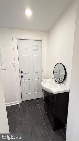 Photo - 2088 Pickwick St