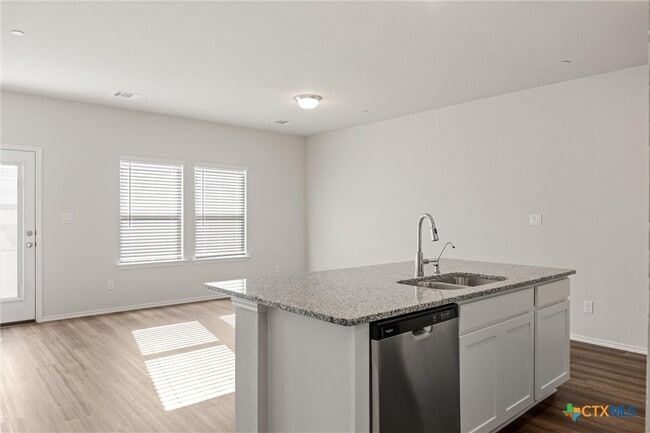 Photo - 12811 Village Spun Plz Casa Adosada