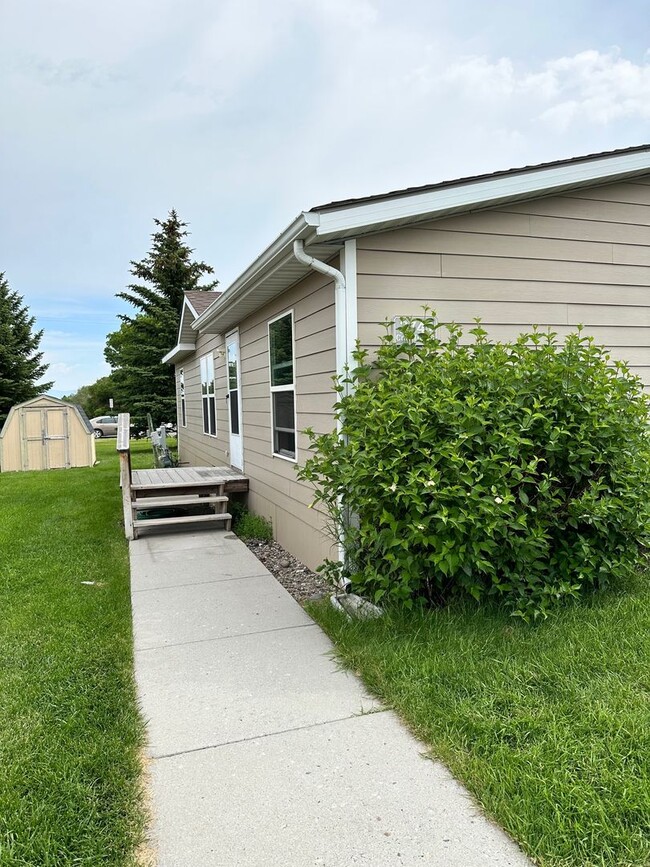Centrally Located 3 BD 2 BA Modular Home - Centrally Located 3 BD 2 BA Modular Home
