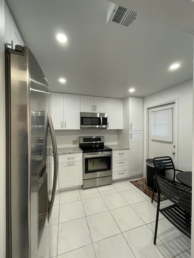 Photo - 2751 N Palm Aire Dr Unit 304