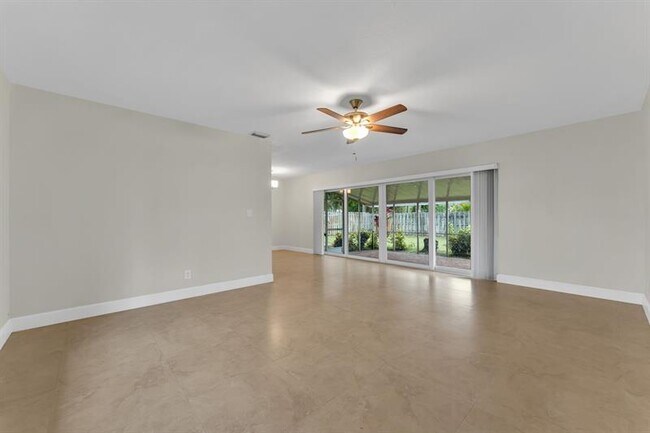 Photo - 4450 NE 18th Ave