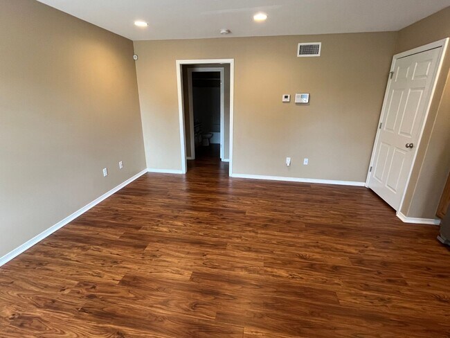Photo - 808 S Knoxville Ave Unidad A