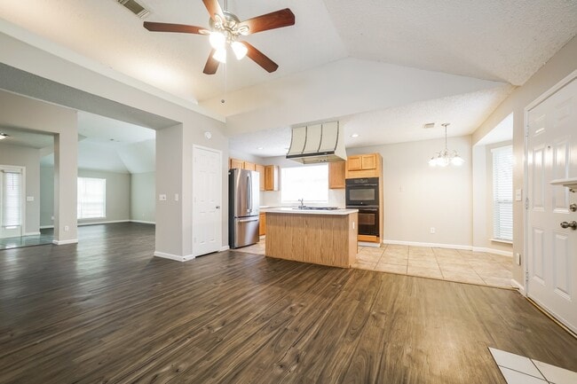 Photo - 1638 Rushworth Dr