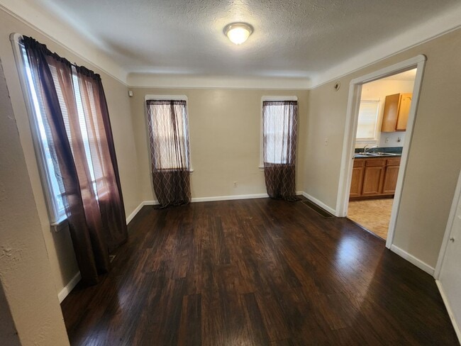 Photo - 3 Bed 1 Bath Bungalow