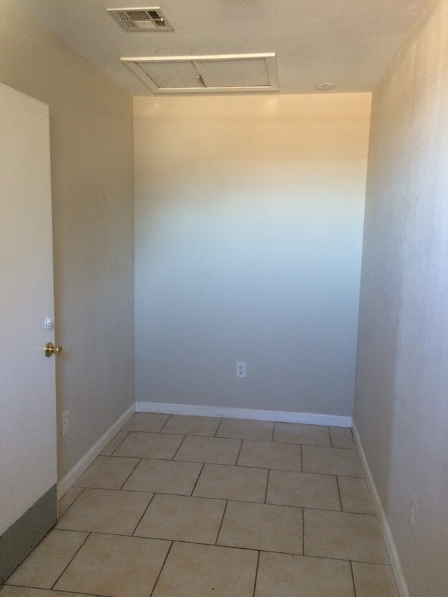 Photo - 2350 Lyndell Dr Unit C