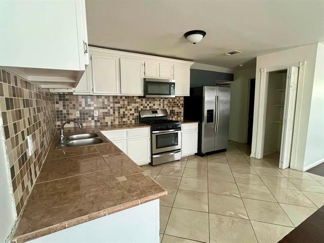 Photo - 2965 Clovis Ave