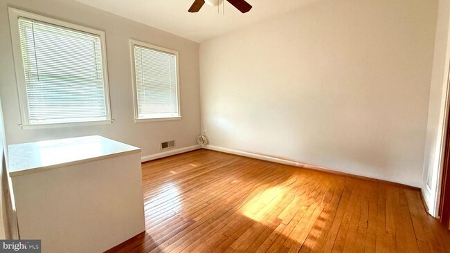 Photo - 1717 Northview Rd