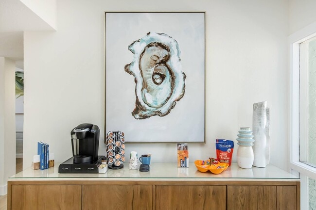 Building Photo - Palmera at Gandy