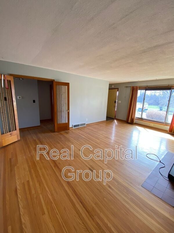 Photo - 3518 Ontario Ave