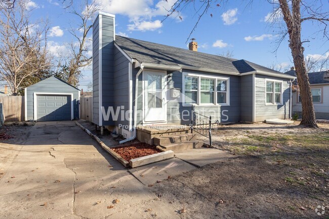 Building Photo - Charming 3 bed, 2 bath with 1 car garage!! Rental