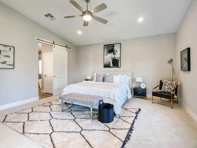 Photo - 8031 N 14th Pl