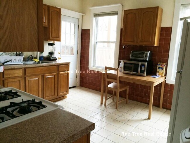 Photo - 385 Pond Ave