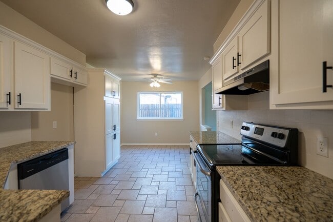 Photo - Beautiful 3 Bed 2 Bath in the Heart of Moore!