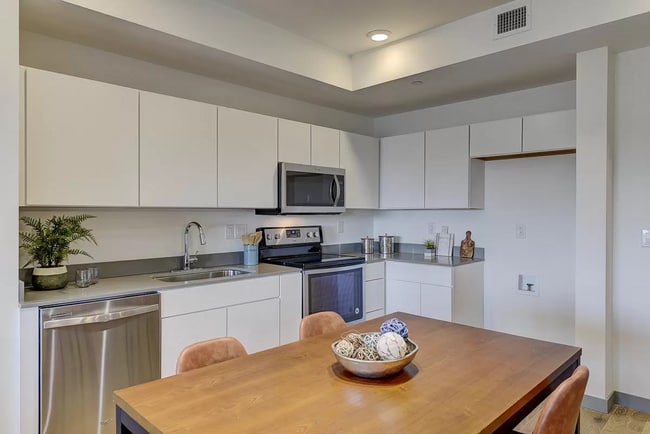 kitchen - 400 Herron Dr Unit 118