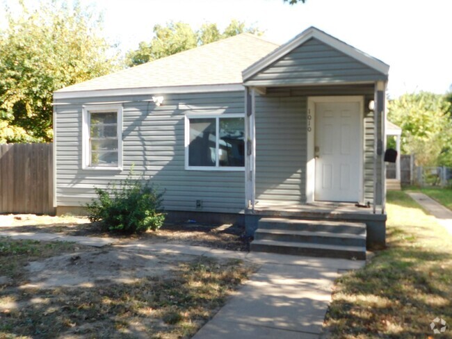 Building Photo - 2-bedroom, 1-bathroom duplex located in Wi... Rental