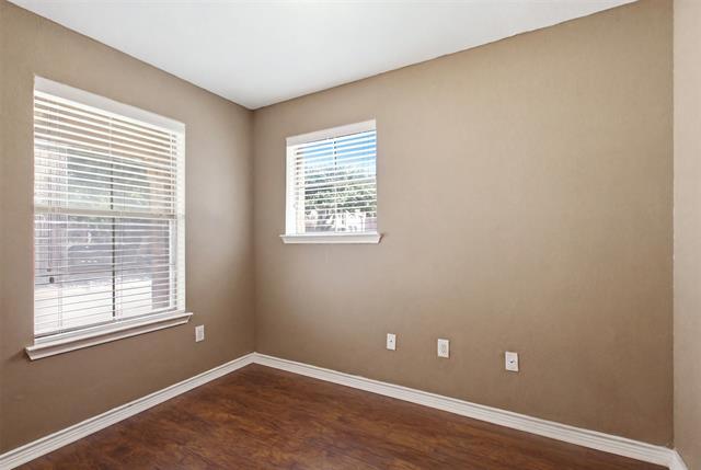 Photo - 2113 Grove Park Ln