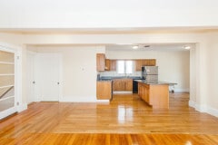 Photo - 39 Falkland St Unit upstairs