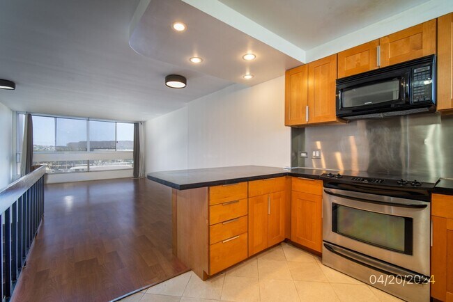 Photo - Clean 1BR/1BA/1PKG in Ala Wai Plaza Skyrise.