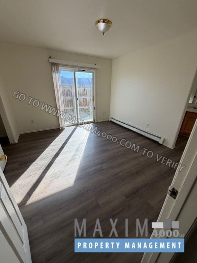 Photo - 483 David Ct