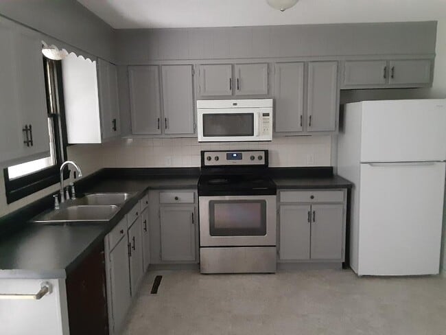 Photo - 2813 Brookview Ave